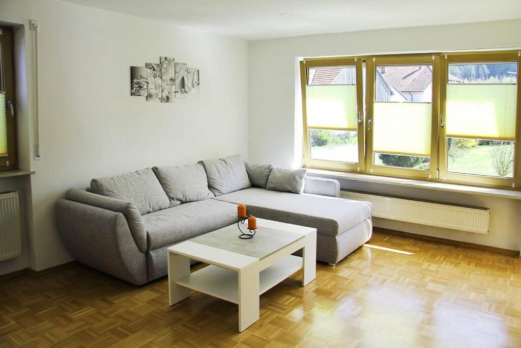Schoene Helle Ferienwohnung In Waldnaehe Berching Exterior foto